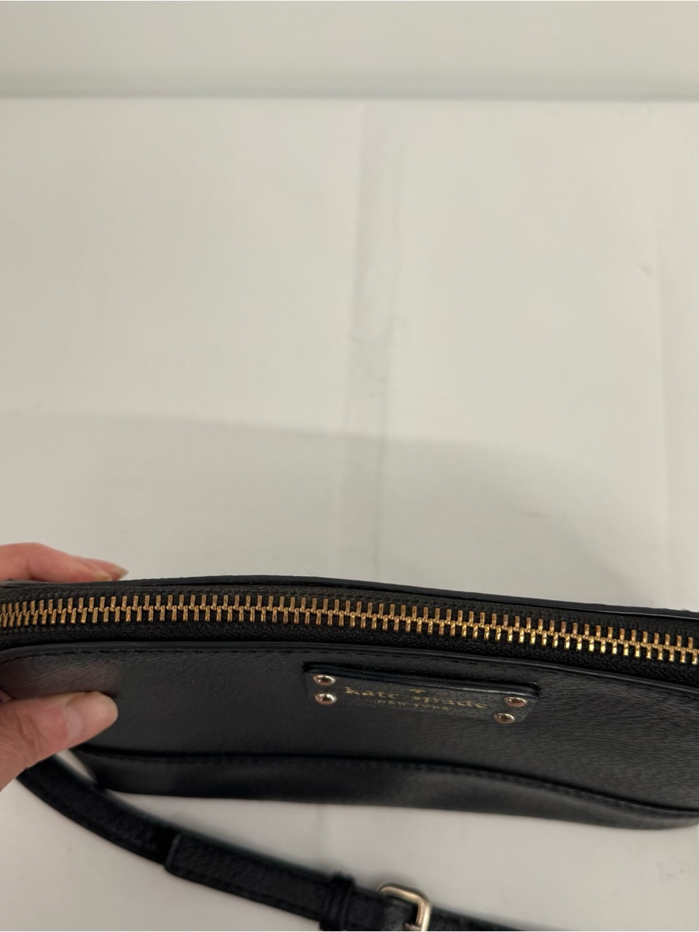 Kate Spade Wellesley Hanna Black Saffino Leather Crossbody Bag - Picture 3 of 16